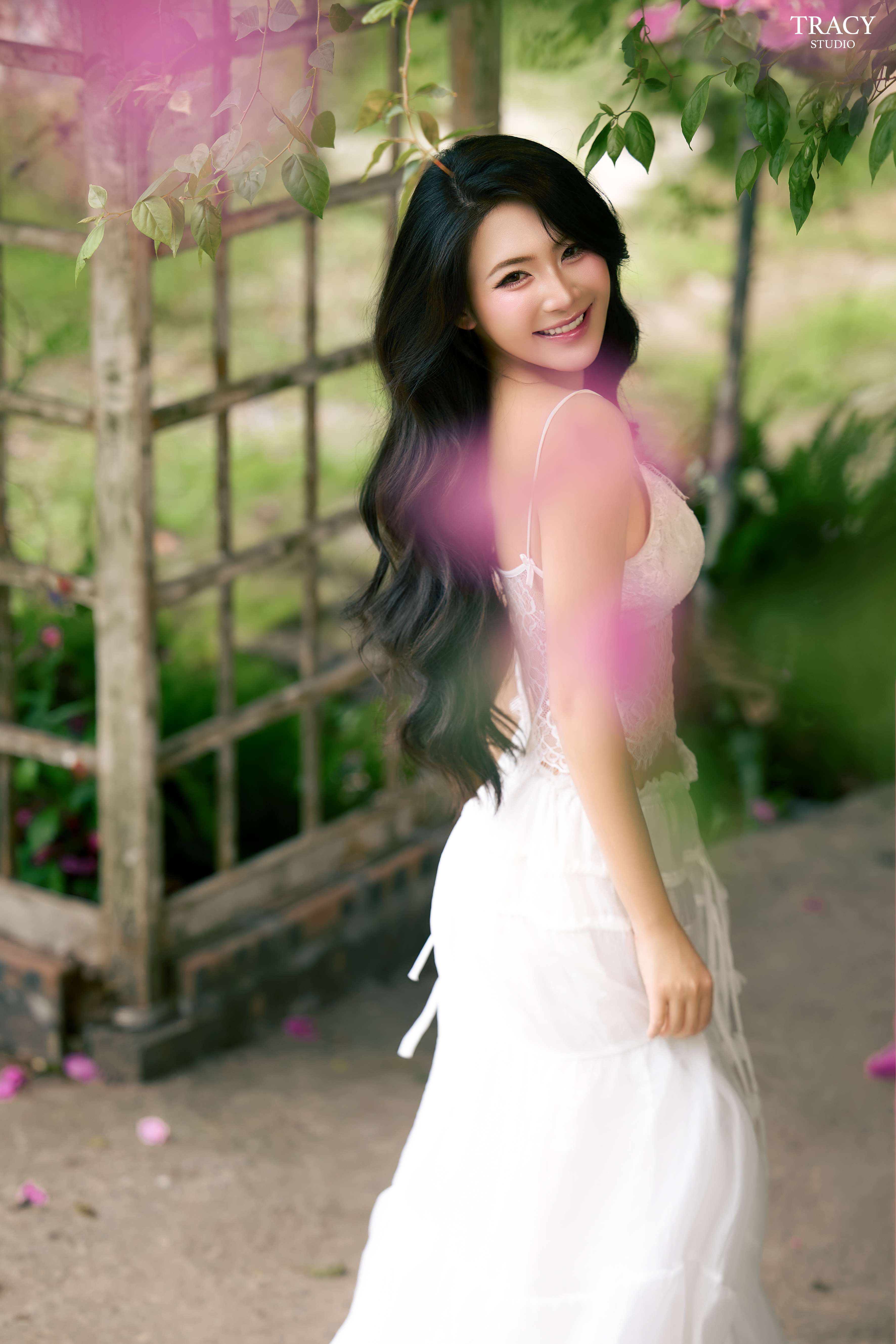 frontend/img/gallery/concept-nang-tho/tracy-studio-chup-nong-hang-outdoor (2).jpg